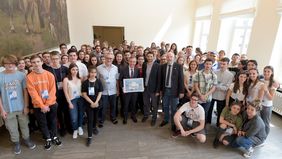 Oberbürgermeister Thomas Geisel hat eine internationale Schülergruppe des Erasmus-Projektes im Rathaus empfangen. Foto: Wilfried Meyer
