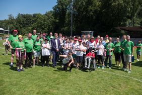 Gruppenbild zum Abschluss des Special Petit Départ 2018 im Rather Waldstadion; Foto: Uwe Schaffmeister