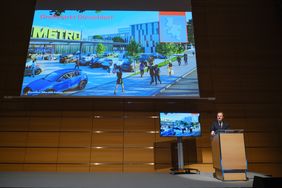 OB Dr. Stephan Keller bei seiner Präsentation am zweiten Messetag, 12. Oktober, auf der Expo Real 2021 in München. Foto: Gstettenbauer