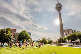 Zwischen Mai und September 2017 nahmen über 10.000 Sportbegeisterte an "Sport im Park" teil. Foto: Malte Krudewig