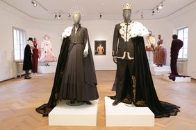 Das Theatermuseum Düsseldorf lädt am Sonntag, 5. März, zum Thementag "Kostüm" ein. Dieser umfasst ein Open Space, eine Ausstellungsführung und ein Gesprächsformat. Foto: Ingo Lammert