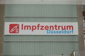 Impressionen aus dem zukünftigen Impfzentrum Düsseldorf in der Merkur Spiel-Arena; Foto: Young