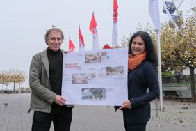 Stellten Einzelheiten zu der Planung zur Platz- und Freiraumgestaltung des Heinrich-Heine-Platzes vor: Jochen Kral, Dezernent für Mobilität und Cornelia Zuschke, Dezernentin für Planen, Bauen, Wohnen und Grundstückswesen; Fotos: Gstettenbauer