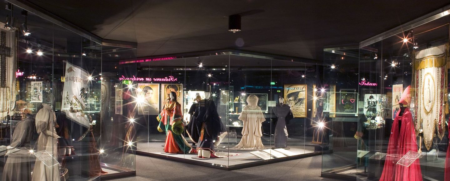Originalkostüme in der Dauerausstellung