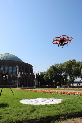 Das Vermessungs- und Katasteramt setzt eine Drohne zur Vermessung ein.