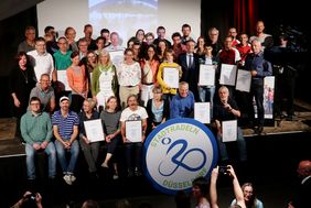 Zwölf Siegerteams im kommunalen Wettbewerb Stadtradeln hat Oberbürgermeister Thomas Geisel am Mittwochabend, 12. September, gemeinsam mit Umweltdezernentin Helga Stulgies ausgezeichnet. Die Abschlussfeier fand im Zakk statt. Foto: David Young