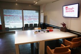 Impressionen aus dem zukünftigen Impfzentrum Düsseldorf in der Merkur Spiel-Arena; Foto: Young