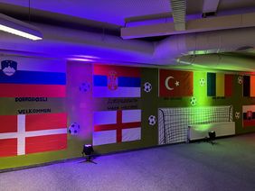 Während der UEFA EURO 2024 werden sich an 24 Tagen alle 24 qualifizierten Nationen am Bertha-von-Suttner-Platz präsentieren. Dabei steht es allen Teilnehmenden offen, sich einzubringen © Landeshauptstadt Düsseldorf/Emmelie Vogel 