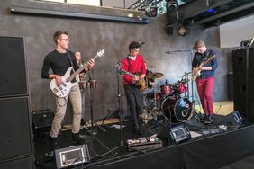 Der Auftritt der Citybeats-Gewinner 2018 und News.Heimat.Sounds.-Compilation-Band "Parakeets"; Foto: Michael Gstettenbauer