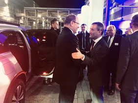 Oberbürgermeister Thomas Geisel (rechts) mit Seiner Durchlaucht, Fürst Albert II. von Monaco, bei der Blue Motion Night. (c) Landeshauptstadt Düsseldorf