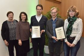 Vertreter des Gartenamtes, des Stadtplanungsamtes und des Planungsbüros DTP nahmen die Auszeichnung entgegen. Foto: Deutscher Spielraum-Preis