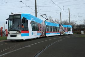 Eine der Jubiläumsaktionen der Volkshochschule: Die VHS-Straßenbahn; Foto: David Young