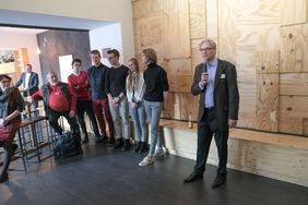 Kulturdezernent Hans-Georg Lohe begrüßte die Teilnehmerinnen und Teilnehmer des Netzwerktreffens; Foto: Michael Gstettenbauer