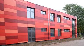 In Düsseldorf ist der zweigeschossige Ersatzneubau am Lohbachweg der erste Modulneubau in dieser Größenordnung; © LHD/Wilfried Meyer