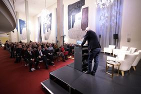 Wie kann das Opernhaus der Zukunft als neuer "Dritter Ort" Kultur, Teilhabe und gesellschaftliches Miteinander verbinden? Das wurde im Rahmen des Forums diskutiert.