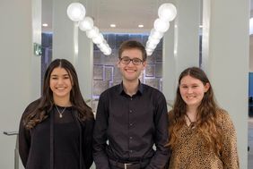 Das Sprecher-Team des neuen Jugendrates (v.l.): Nada Haddou-Temsamani (Sprecherin), Lukas Mielczarek (1. Vertreter) und Celine Holz (2. Vertreterin)