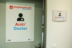 Impressionen aus dem zukünftigen Impfzentrum in den Räumen der Merkur Spiel-Arena; Foto: Young