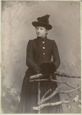 Die Düsseldorferin Adele Statz, geborene Biesenbach, (1875 – 1934); Foto: Stadtarchiv Düsseldorf