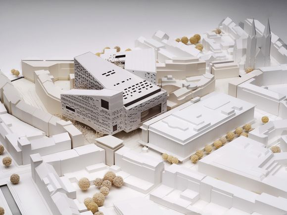 Platz 1 des Generalplanungswettbewerbs "Opernhaus der Zukunft": Der Entwurf des Architekturbüros "Snøhetta Oslo AS" aus Oslo. Copyright: H.-J. Wuthenow