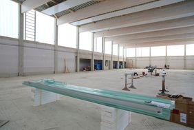Realisiert wurde der Bau der Zweifach-Sporthalle vom städtischen Tochterunternehmen Immobilien Projekt Management Düsseldorf GmbH (IPM). Foto: Ingo Lammert