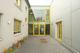 Schlüsselübergabe für den Erweiterungsbau der Kita Sulzbachstraße - der Eingang, © Landeshauptstadt Düsseldorf/David Young