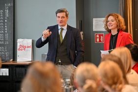 Wirtschaftsdezernent Christian Zaum bei der Vorstellung der neuen Plattform "INSPIRE! Network NRW". Foto: Michael Lübke