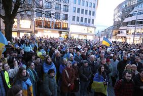 Kundgebung am 24.02. anläßlich zwei Jahre Krieg in der Ukraine: Hilfsaktion für Düsseldorfs Partnerstadt Czernowitz.