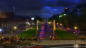 Besucherrekord: Über 25.000 Gäste - mehr als je zuvor - besuchten zwischen 19 und 2 Uhr morgens die teilnehmenden Häuser und Locations der Nacht der Museen in Düsseldorf. Foto: Markus van Offern