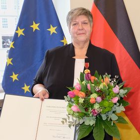 Renate Reichmann-Schmidt hat durch ihr langjähriges ehrenamtliches Engagement in der Selbsthilfe für Hinterbliebene von Suizidopfern auszeichnungswürdige Verdienste erworben. Foto: Meyer