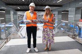 Zeigten sich beeindruckt von der erfolgreichen Umsetzung des 1. Bauabschnitts der U80/U81: Oberbürgermeister Dr. Stephan Keller und Rheinbahn-Vorständin Annette Grabbe. Foto: Amt für Kommunikation