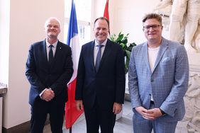 Der französische Generalkonsul Dr. Etienne Sur, Oberbürgermeister Dr. Stephan Keller und Thomas Kötter, Geschäftsführer Destination Düsseldorf (v.l.), im Jan-Wellem-Saal