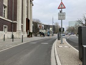 Die Installation einer modernen Hubpolleranlage als Durchfahrtssperre in der Mühlenstraße ist inzwischen abgeschlossen. Foto: Dezernat für Mobilität und Umwelt