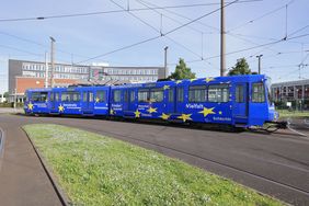 Ab sofort fährt eine Europa-Bahn durch die Landeshauptstadt Düsseldorf. Foto: David Young