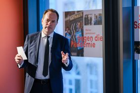 Im Rahmen eines Pressefrühstücks ließ Oberbürgermeister Dr. Stephan Keller einige Projekte und Ereignisse der vergangenen zwölf Monate Revue passieren und gab einen Ausblick auf die kommende Zeit. Fotos: Gstettenbauer