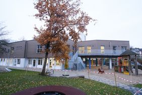 An der umgebauten und erweiterten Kita finden nun 108 Kinder in fünf Kitagruppen einen Platz – davon sind 18 Plätze für Kinder unter 3 Jahren © Landeshauptstadt Düsseldorf/Michael Gstettenbauer