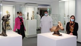 (V. l.) Museumsdirektorin Dr. Daniela Antonin, Pater Elias H. Füllenbach sowie Kuratorin Dr. Christina Kallieris stellten die neue Sonderausstellung vor; Foto: Wilfried Meyer
