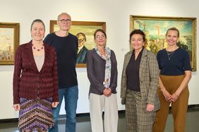 Dr. Susanne Anna, Stadtmuseum, Prof. Dr. Jürgen Wiener, HHU, Prof. Dr. Stefanie Michels, HHU, Beigeordnete Miriam Koch, und Luisa Rittershaus, HHU, (v.l.) Foto: Landeshauptstadt Düsseldorf/Claus Langer