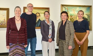 Dr. Susanne Anna, Stadtmuseum, Prof. Dr. Jürgen Wiener, HHU, Prof. Dr. Stefanie Michels, HHU, Beigeordnete Miriam Koch, und Luisa Rittershaus, HHU, (v.l.) Foto: Landeshauptstadt Düsseldorf/Claus Langer