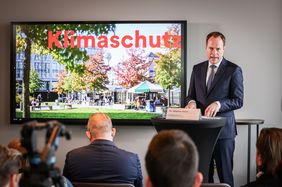 Am 2. November 2022 war Oberbürgermeister Dr. Stephan Keller genau zwei Jahre im Amt. Im Rahmen einer Pressekonferenz hat er am 7. November 2022 auf das laufende Jahr zurückgeblickt und einen Ausblick für das Jahr 2023 präsentiert.