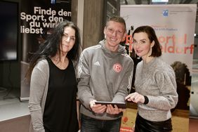Britta Zur (r.), Beigeordnete für Bürgerservice und Sport der Landeshauptstadt, stellte das neue Sportportal Düsseldorf mit Axel Bellinghausen von Fortuna und Andrea Haupt (l.), Geschäftsführerin des Stadtsportbundes Düsseldorf, vor; Fotos: Lammert