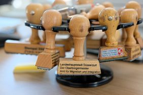 Stempel im Amt für Migration und Integration