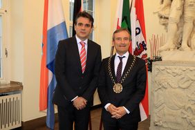 Der Generalkonsul der Republik Kroatien, Dr. Ivan Bulić (links) mit Oberbürgermeister Thomas Geisel im Jan-Wellem-Saal, Foto: David Young