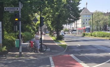 Einmündung Brinckmannstraße/Auf´m Hennkamp mit neuem Radweg
