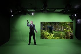 Filmmuseumsdirektor Bernd Desinger vor dem Green Screen. Foto: Filmmuseum