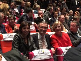 Düsseldorfs Oberbürgermeister Thomas Geisel mit seiner Pariser Amtskollegin Anne Hidalgo und Marie-Odile Amaury. Foto: Frank Bodenmueller