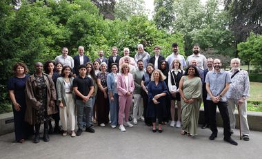 Neunter Düsseldorfer Integrationspreis: Hier Miriam Koch, Beigeordnete für Kultur, Integration und Gesundheit, (Mitte links) mit den Ausgezeichneten und Vertretern des Lions Club Düsseldorf-Carlstadt, Foto: LHD/David Young