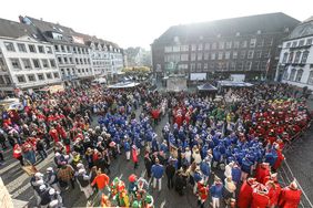 Hoppeditz Erwachen - Blick über den Marktplatz