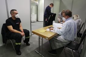Jeder Impfung geht eine ärztliche Beratung voraus. Foto: David Young