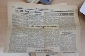 Hertel ergänzte die Unterlagen, indem er die Berichterstattung über den eigentlichen Prozess, das Todesurteil und die Hinrichtung vor allem anhand von Zeitungsberichten dokumentierte.