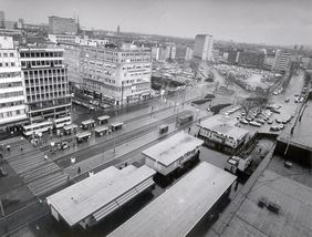 1982: Das freigelegte Gelände (rechts) kurz vor dem Bau des neuen Postamtes; Foto: Stadtarchiv Düsseldorf